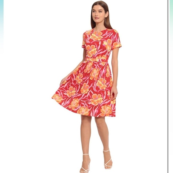 Maggy London Women's Short Sleeve Matte Jersey Dress - Picture 3 of 8